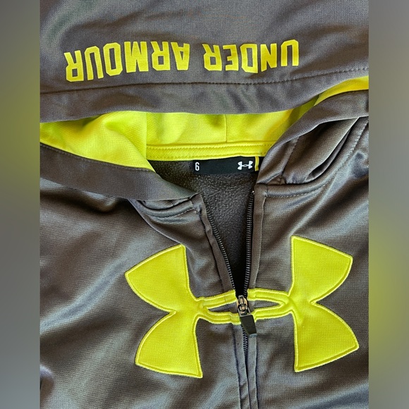 Under Armour boys zip up jacket - Picture 2 of 2
